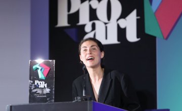 La Presidenta Chivite entrega el Premio a la Promoción del Talento Artístico 2023 a la escritora Laura Chivite